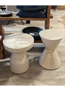 Beige bijzettafel rond