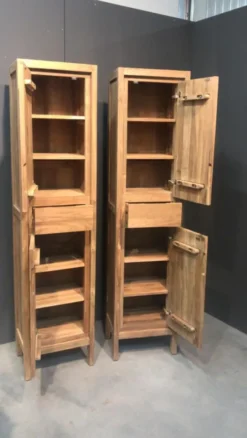 Hoge smalle teak houten badkamerkast 45x35x190 cm