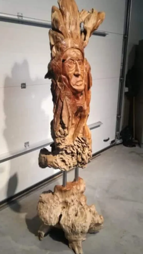 Indiaan uit wortel teak hout gesneden 210cm