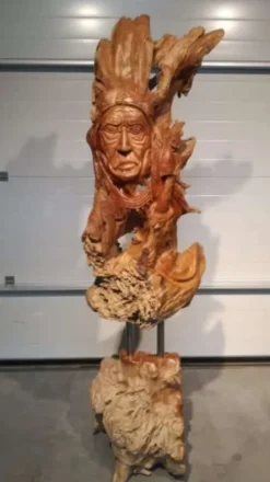 Indiaan uit wortel teak hout gesneden 210cm