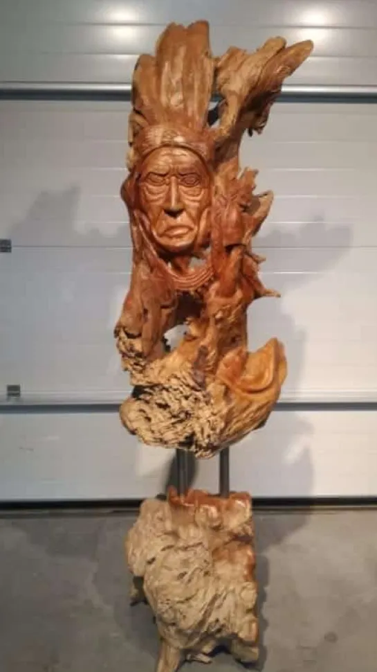 Indiaan uit wortel teak hout gesneden 210cm