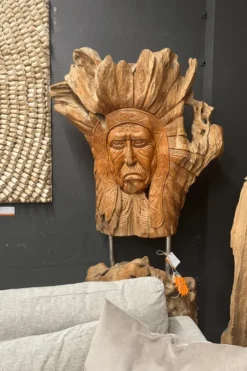 Indiaan uit wortel teak hout gesneden 210cm