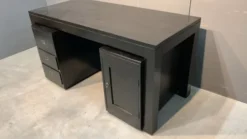 Koloniaal donker bureau