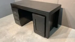 Koloniaal donker bureau