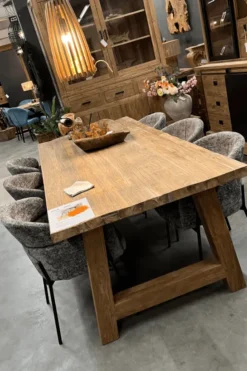 Landelijke eettafel van gerecycled teak 240 cm met a poten