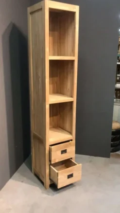 Nieuw teak kolomkast egaal van kleur