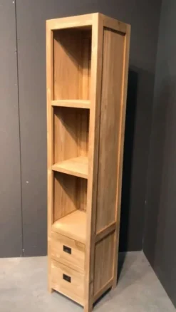 Nieuw teak kolomkast egaal van kleur