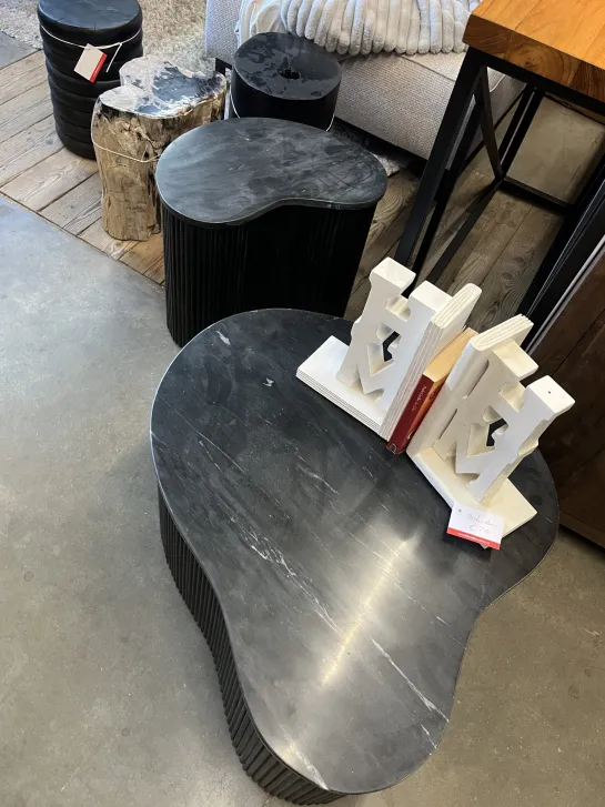 Organische Salontafels van Zwart Mango Hout met Zwart Marmeren Blad set van 2