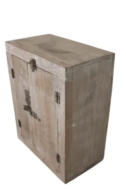 Oud charmant klein (nacht)kastje beige