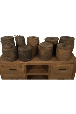 Oude houten pot met deksel en touw