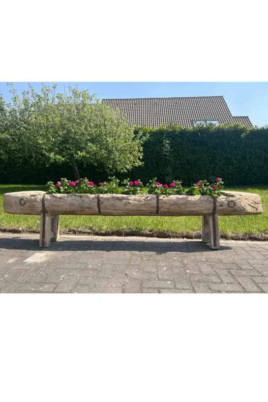 Oude houten voederbak als plantenbak 260 cm