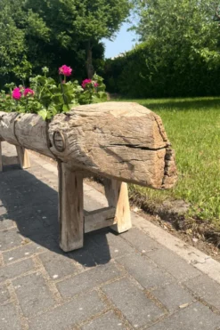 Oude houten voederbak als plantenbak 260 cm