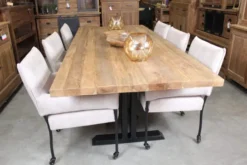 Oude teak eettafel
