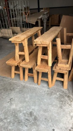 Oud teak houten bankje
