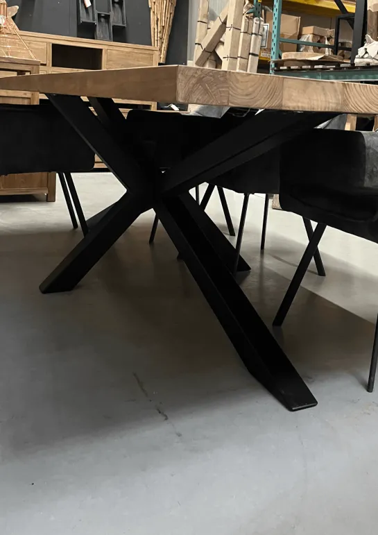 Teakhouten Eettafel met Zwarte Matrixpoot 280 cm