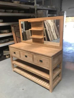 Teak spiegel met plankjes