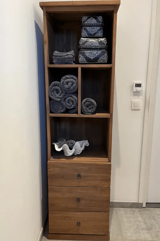 Teak vakkenkast / kolomkast