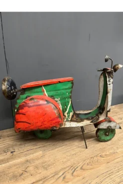 Vespa scooter decoratie
