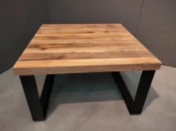 Vierkante salontafel met dik blad