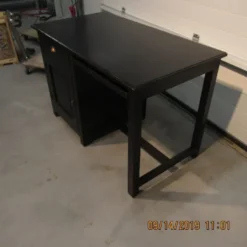 Zwart bureau