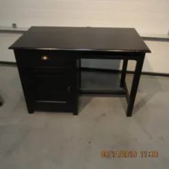 Zwart bureau