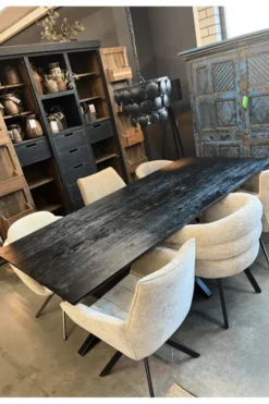 Zwarte mango houten eettafel met metalen matrixpoot