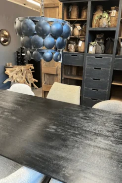 Zwarte mango houten eettafel met metalen matrixpoot
