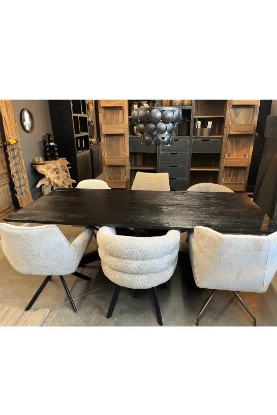 Zwarte mango houten eettafel met metalen matrixpoot