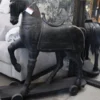 Zwart groot houten paard decoratie