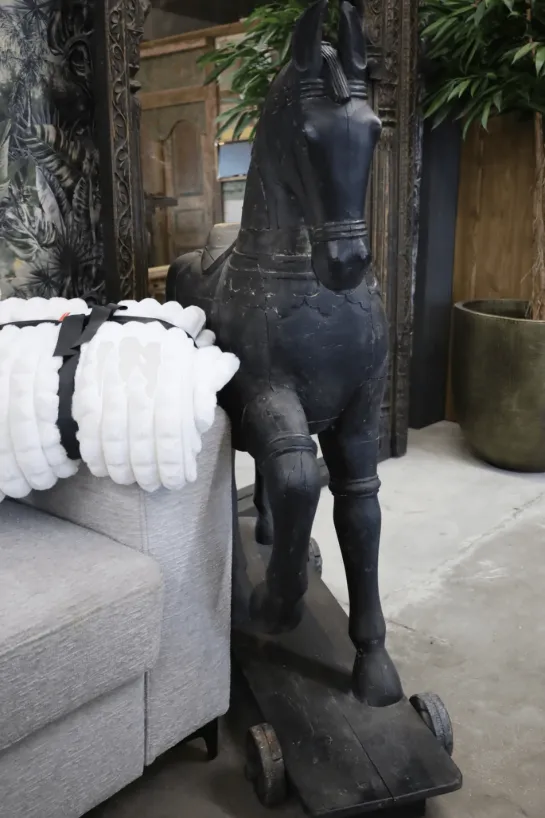 Zwart groot houten paard decoratie