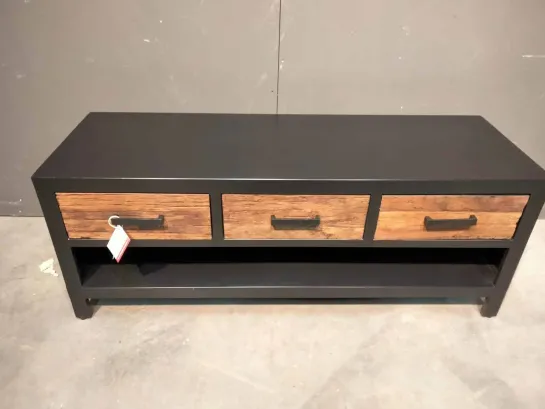 Zwart metaal tv meubel met oud houten lade